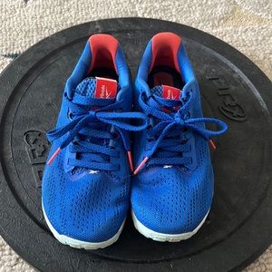 Cross training shoe